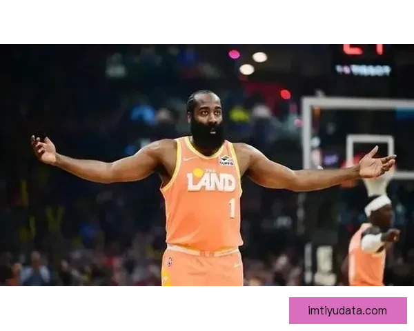 阿伦复出带来全新变化 双塔联手骑士攻守无懈可击 哈登17+14助攻助力全队 阿伦复出带来全新变化 双塔联手骑士攻守无懈可击 哈登17+14助攻助力全队